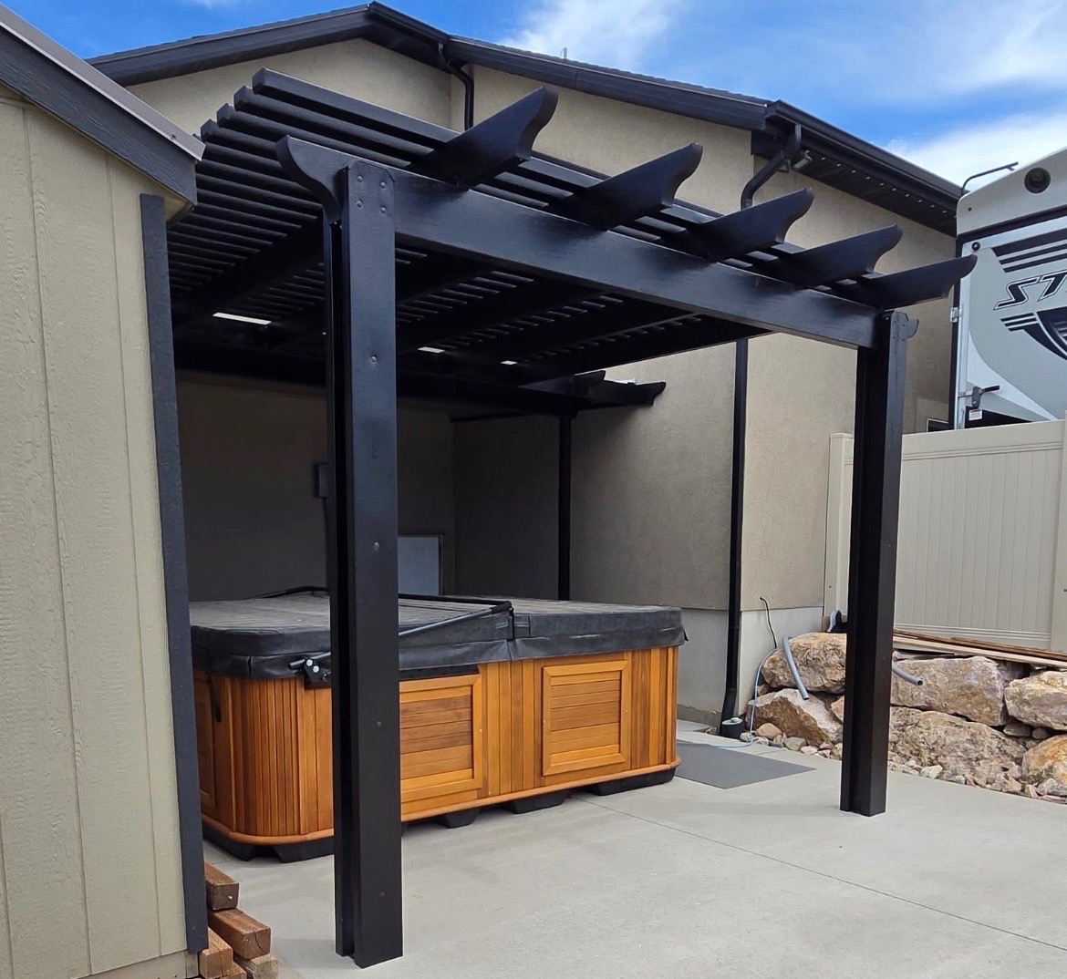 6 inch black seamless gutters